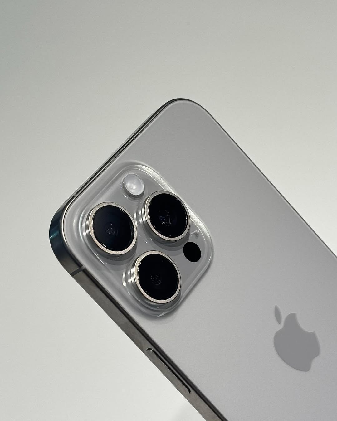 Pixel vs Samsung Camera by Mikee Gadget Plug