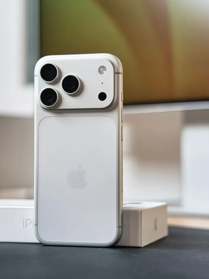 Silver iPhone 17 Pro Max